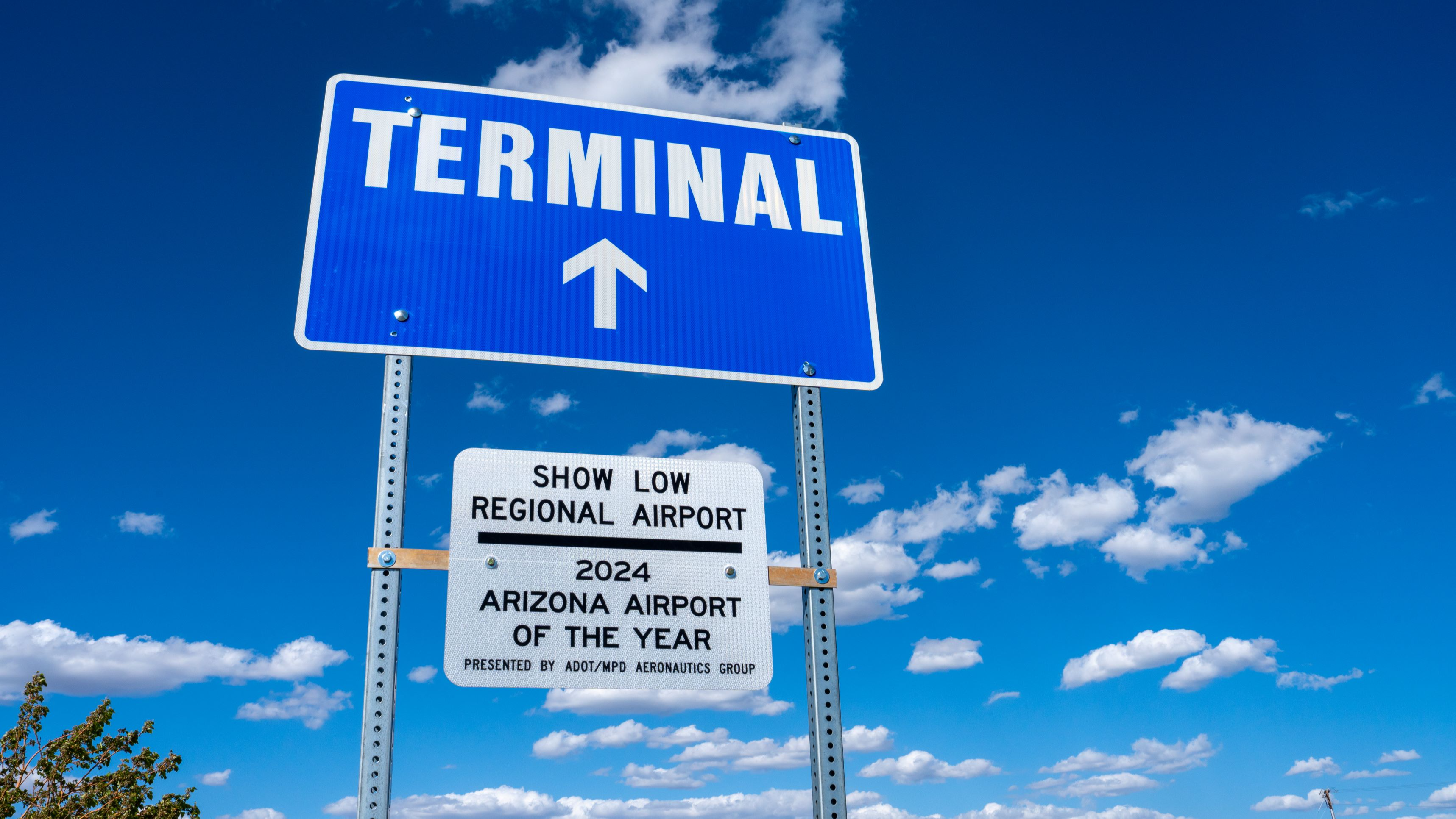 airport of the year sign