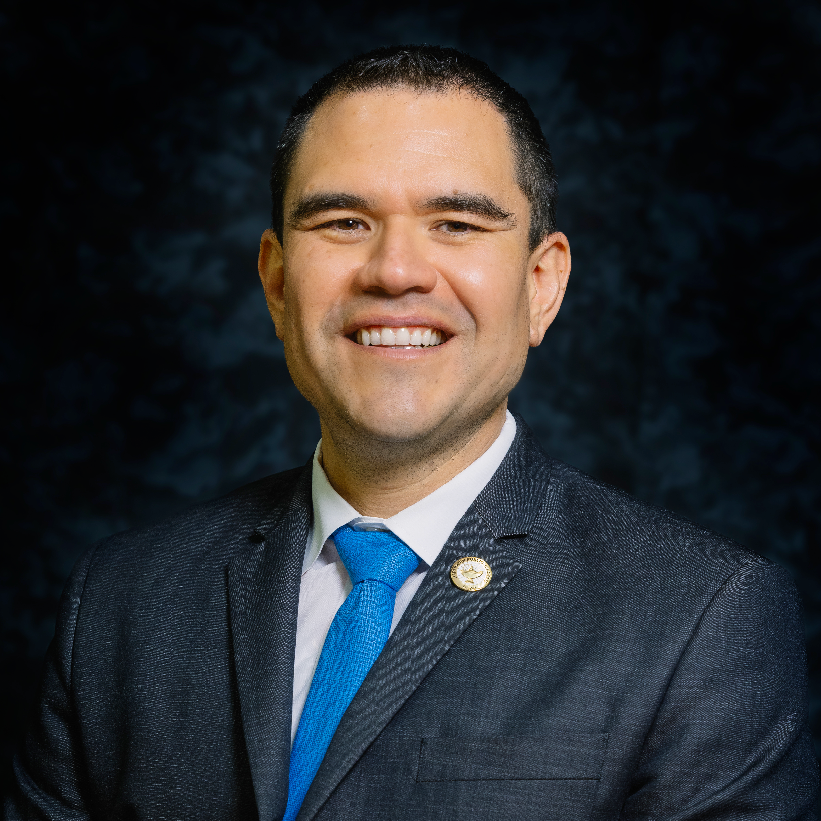 Dr. Fernando Reyes