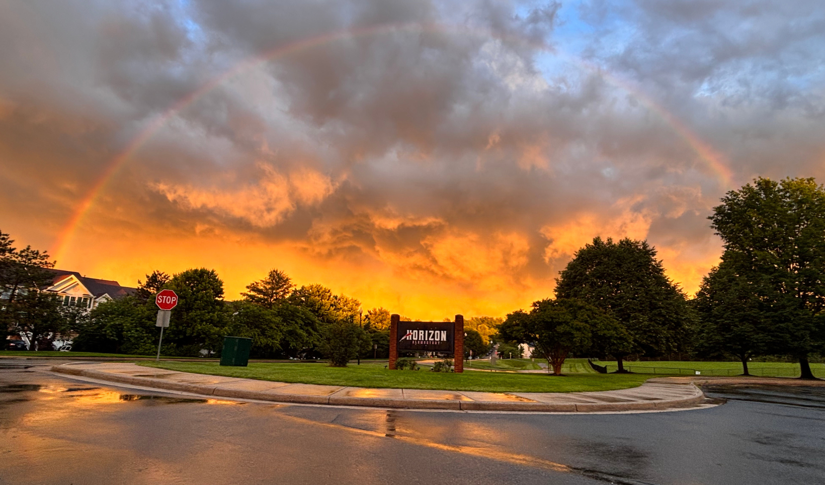 Horizon sign with rainbow