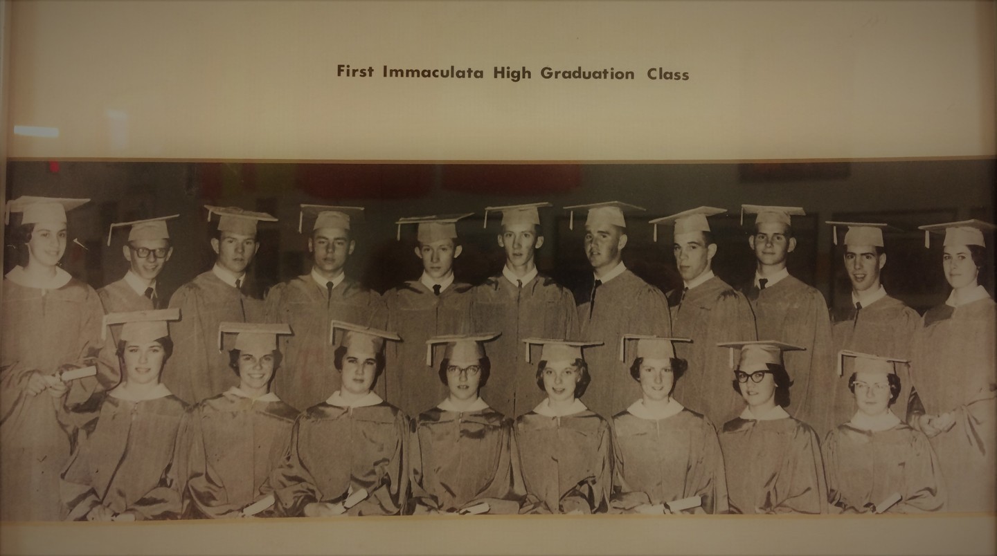 graduation class photo 