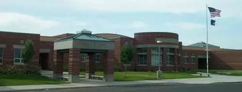 Picture of the front of Bluff Ridge Elementary 