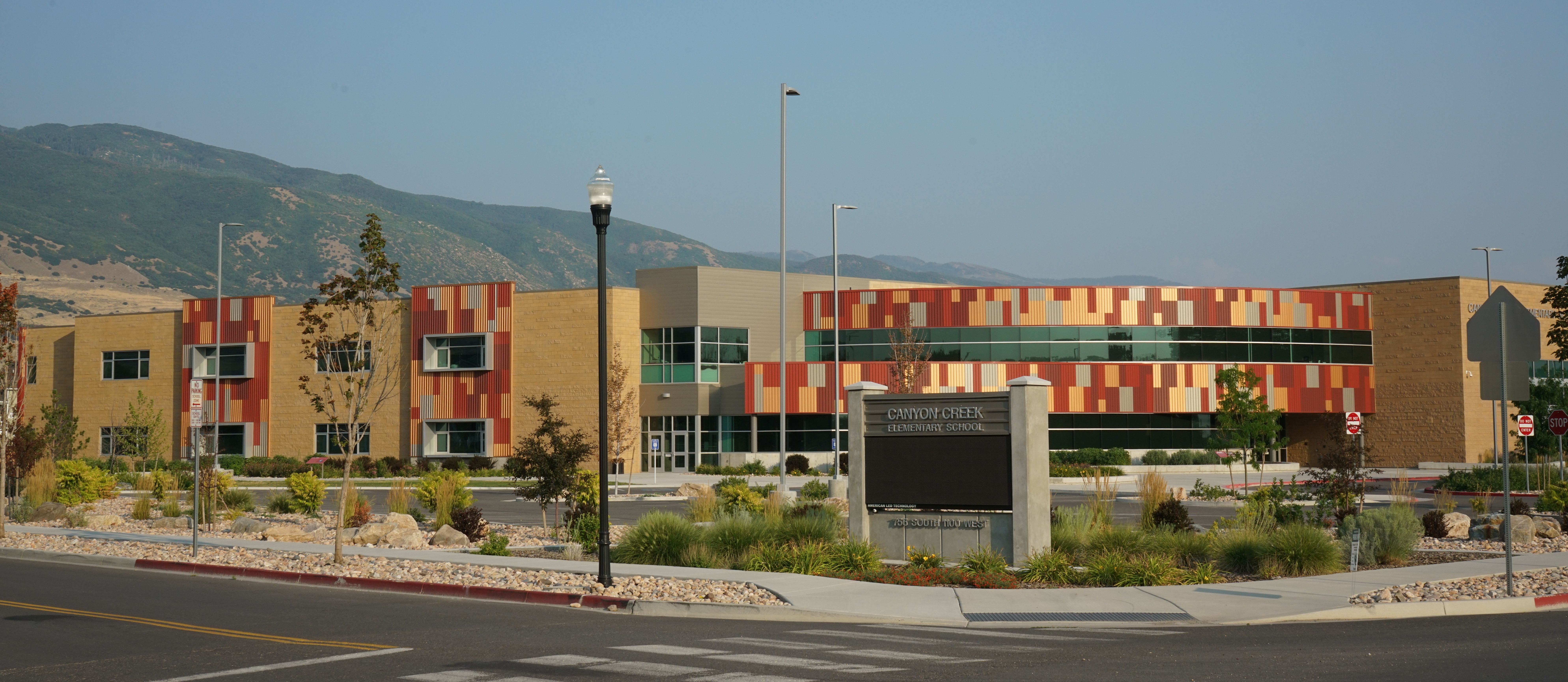 Exterior of Canyon Creek Elementary 
