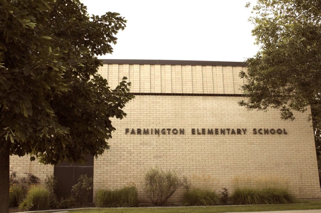 Front view of Farmington Elementary