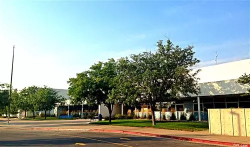 Holt Elementary School 