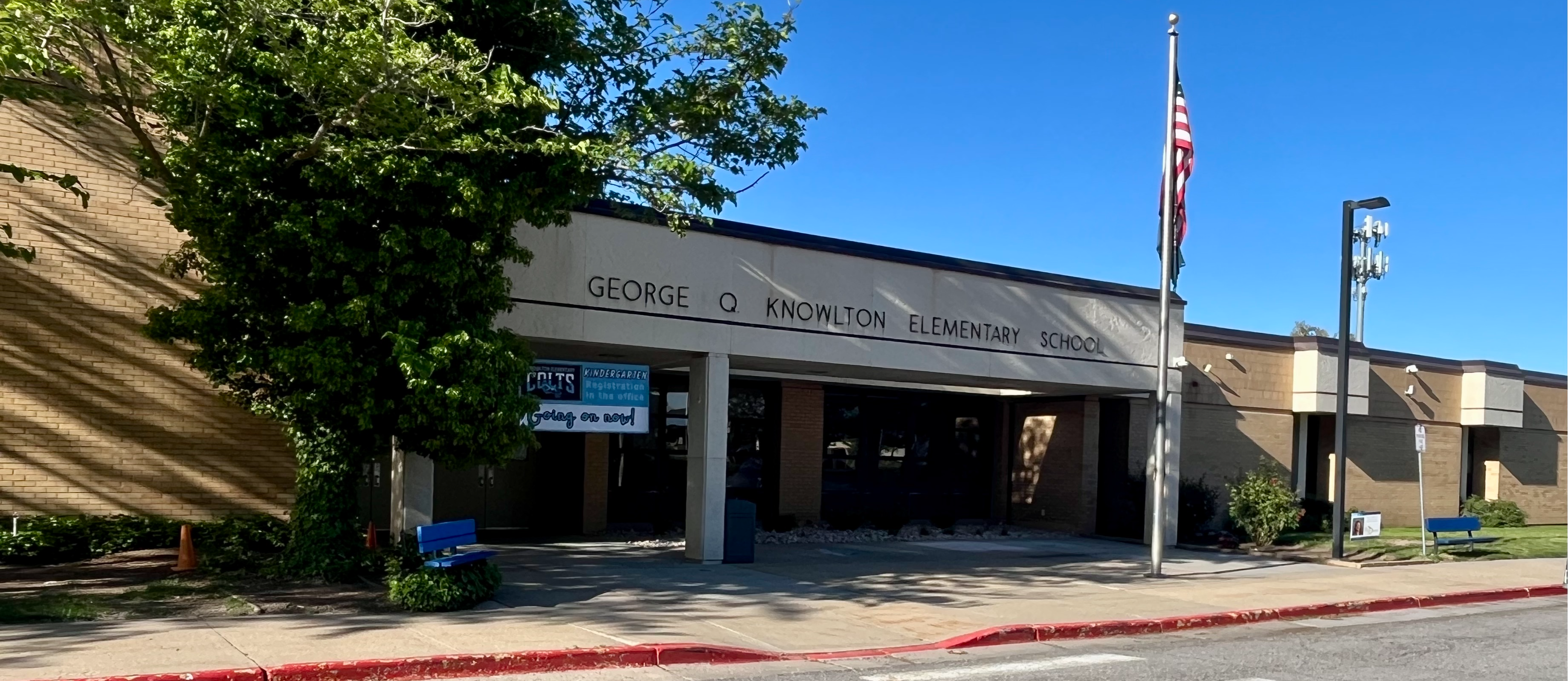 Front of Knowlton Elementary School.