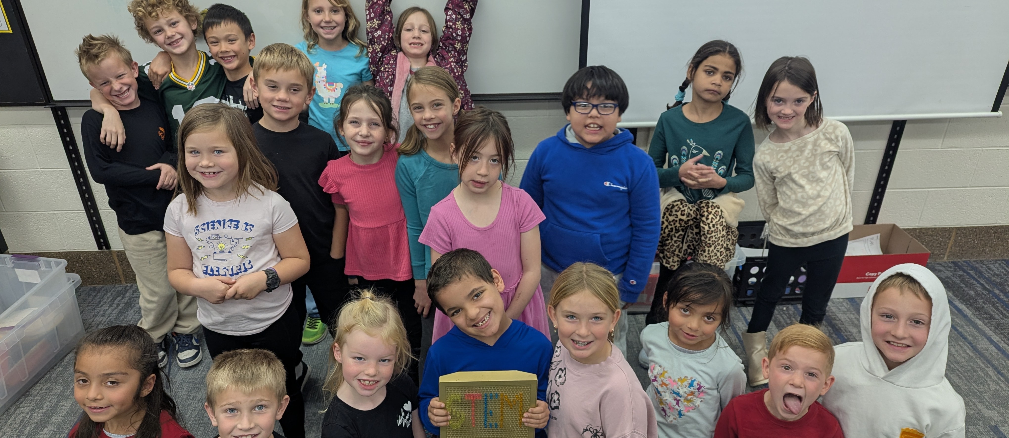 2nd grade class with golden stem award