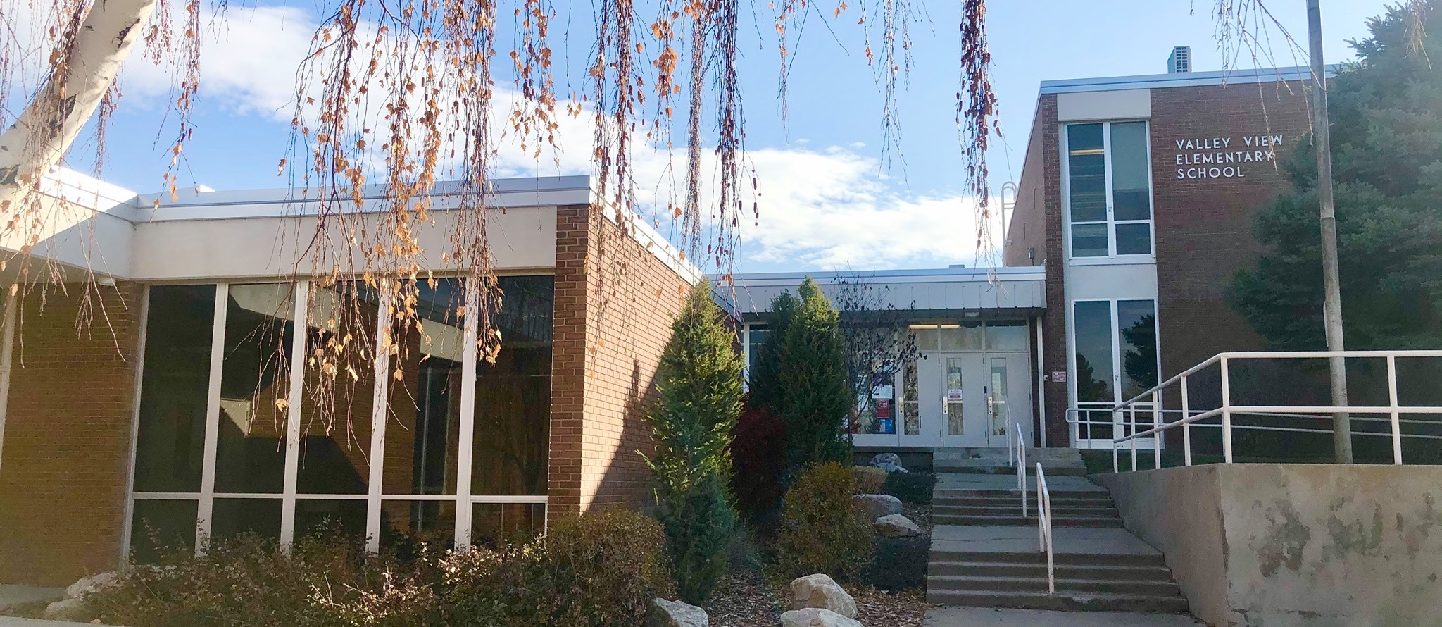 Exterior of Valley View Elementary 