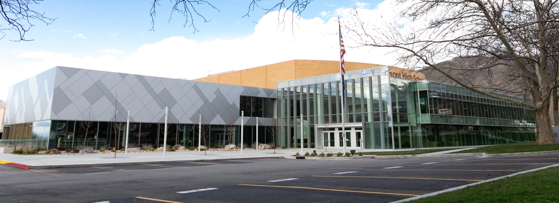 photo of front Viewmont High School
