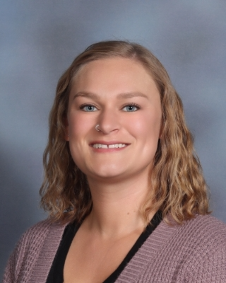 advisor headshot - kayla kaiser