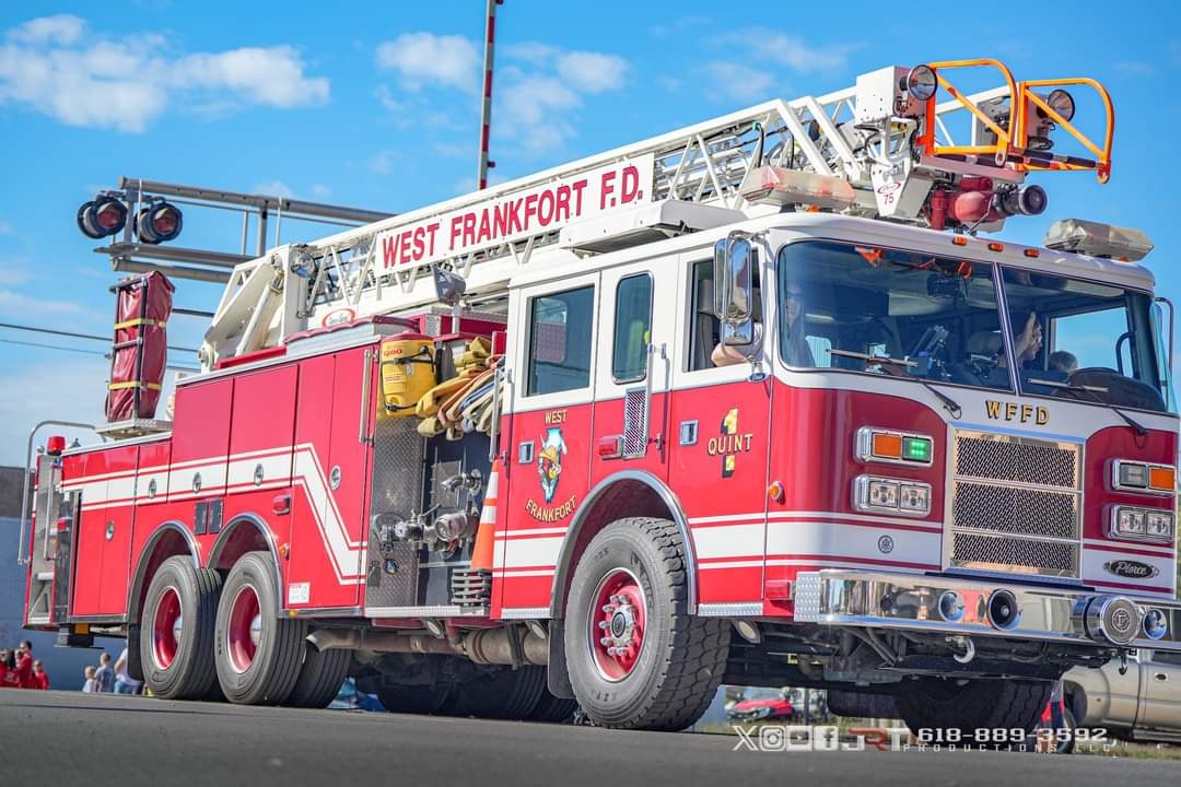 Picture of ladder truck in a parade