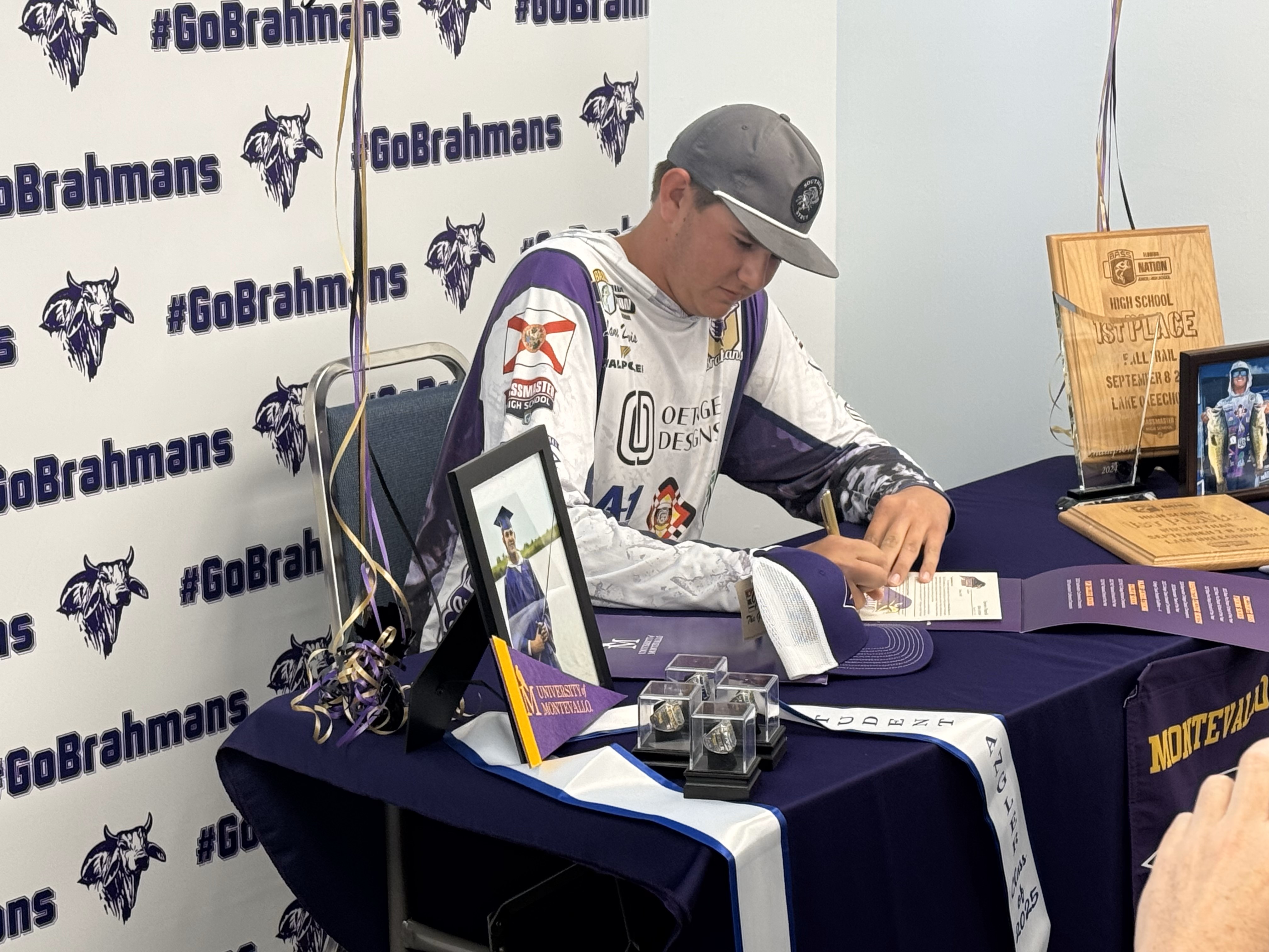 Lane Davis signs with college