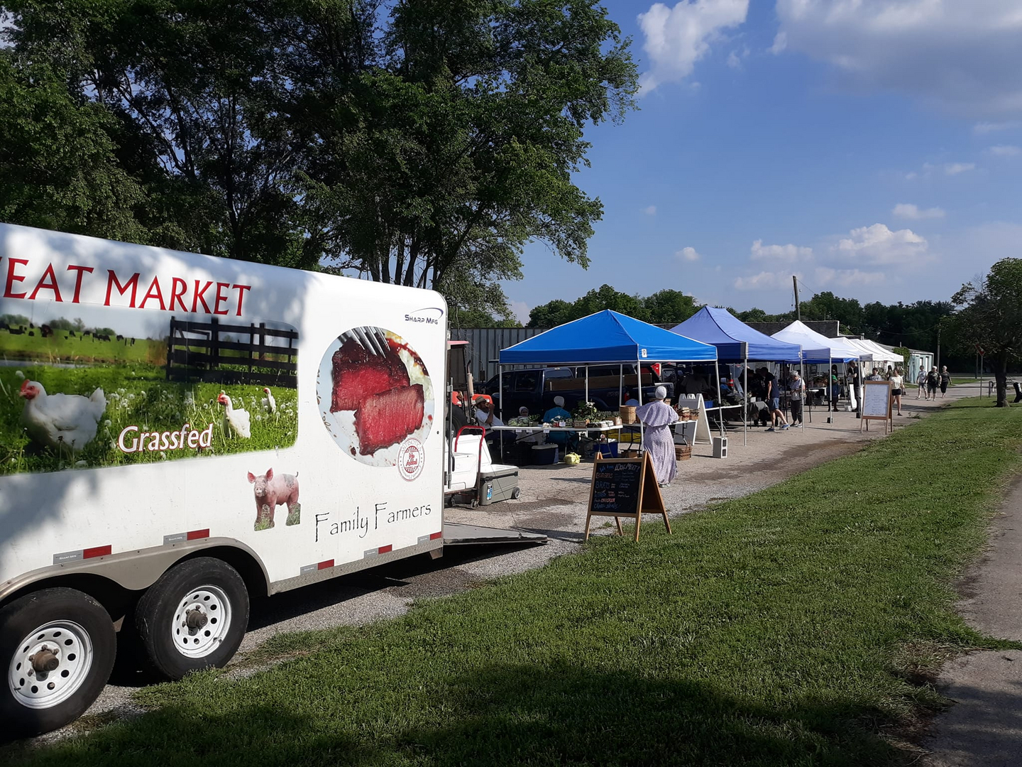 Food Fair Market trucks