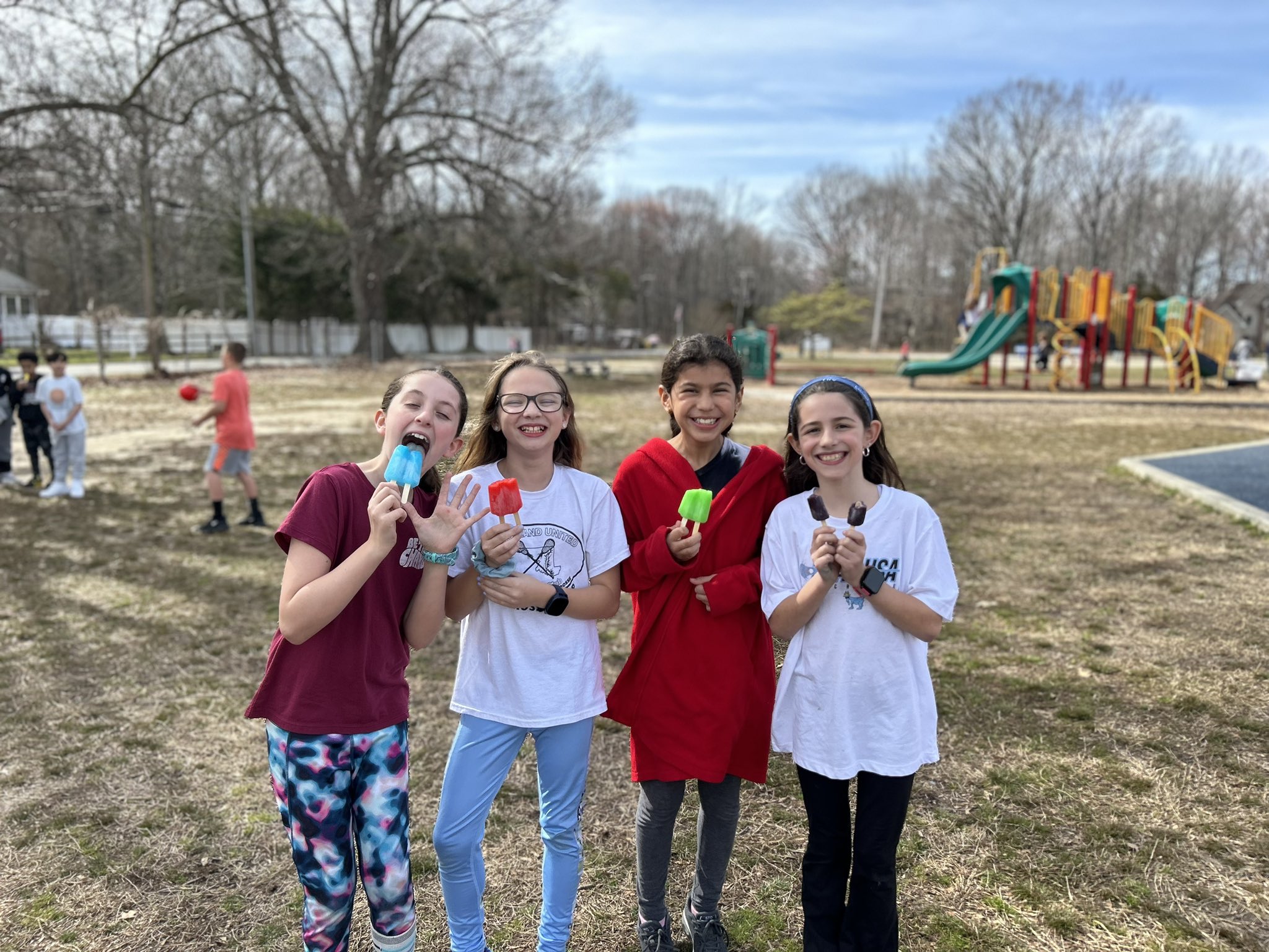 children eating ice cream