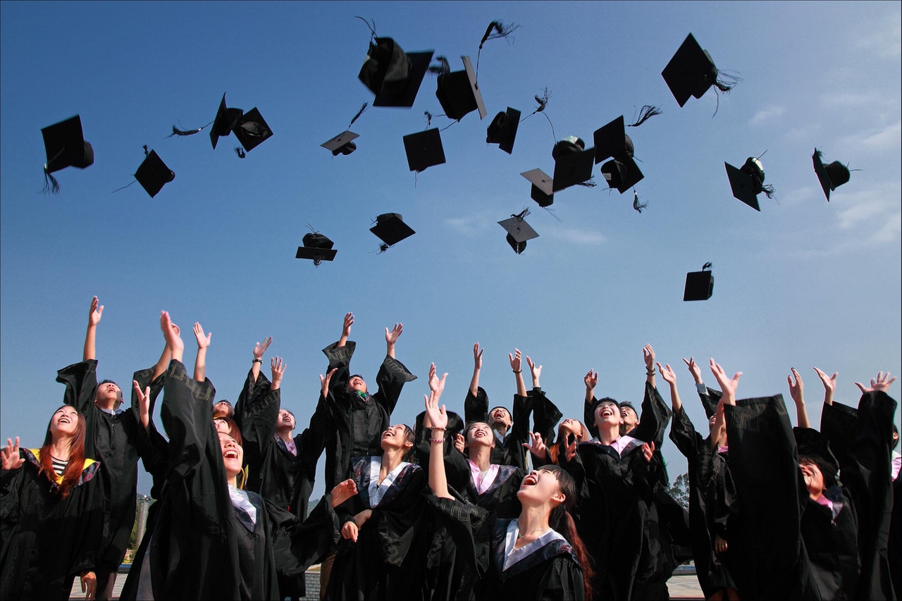 Students wearing their toga 