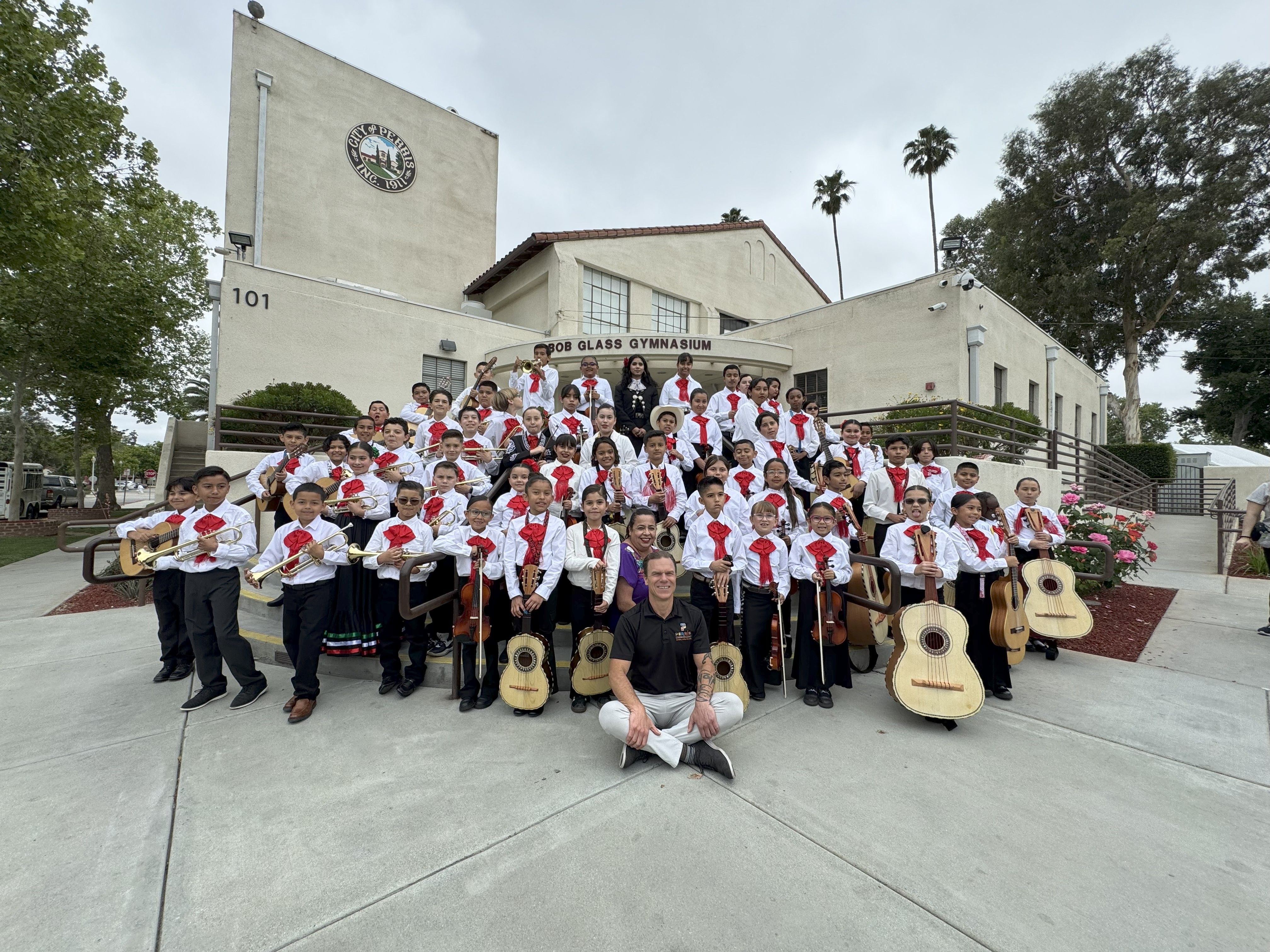 mariachi 24-25