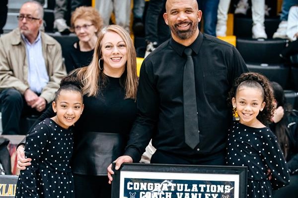 coach family with a frame