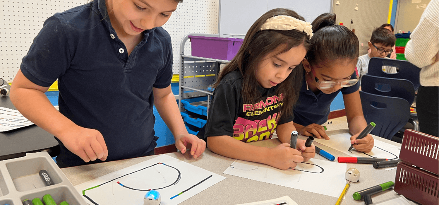 Girls in Maker Space Lab
