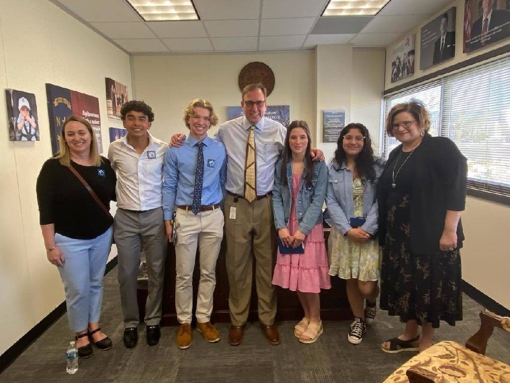 High School students visit legislators