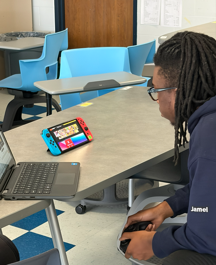 Jammel Playing Game