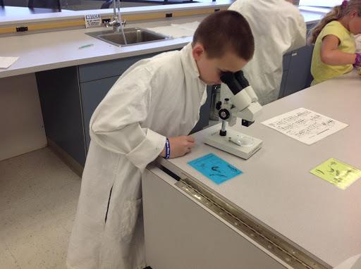 kid at laboratory 