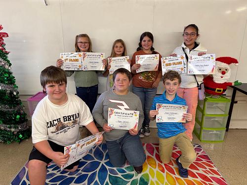 Today was our SES Science Fair for 3rd-5th grade students. We are so proud of everyone that participated!!! We have 3 students that will be moving on to represent us at the district level.  2nd place - Isabella Garcia Sanabria Tied for 1st place - Kendall Claybrook and Randall Watson