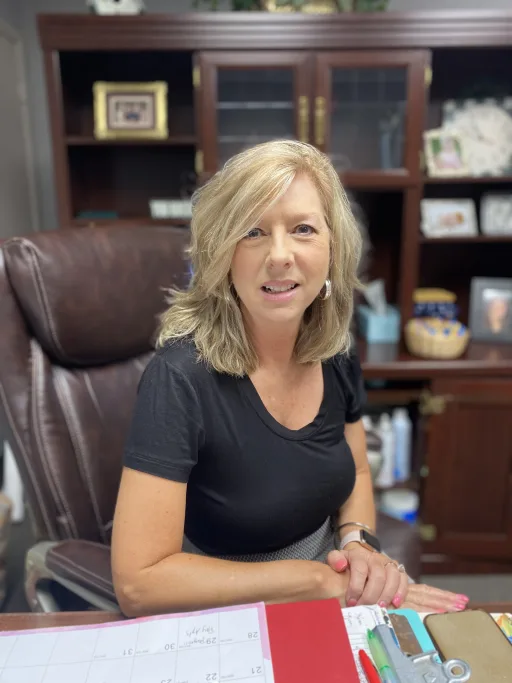 Kim Hunter-Assistant
