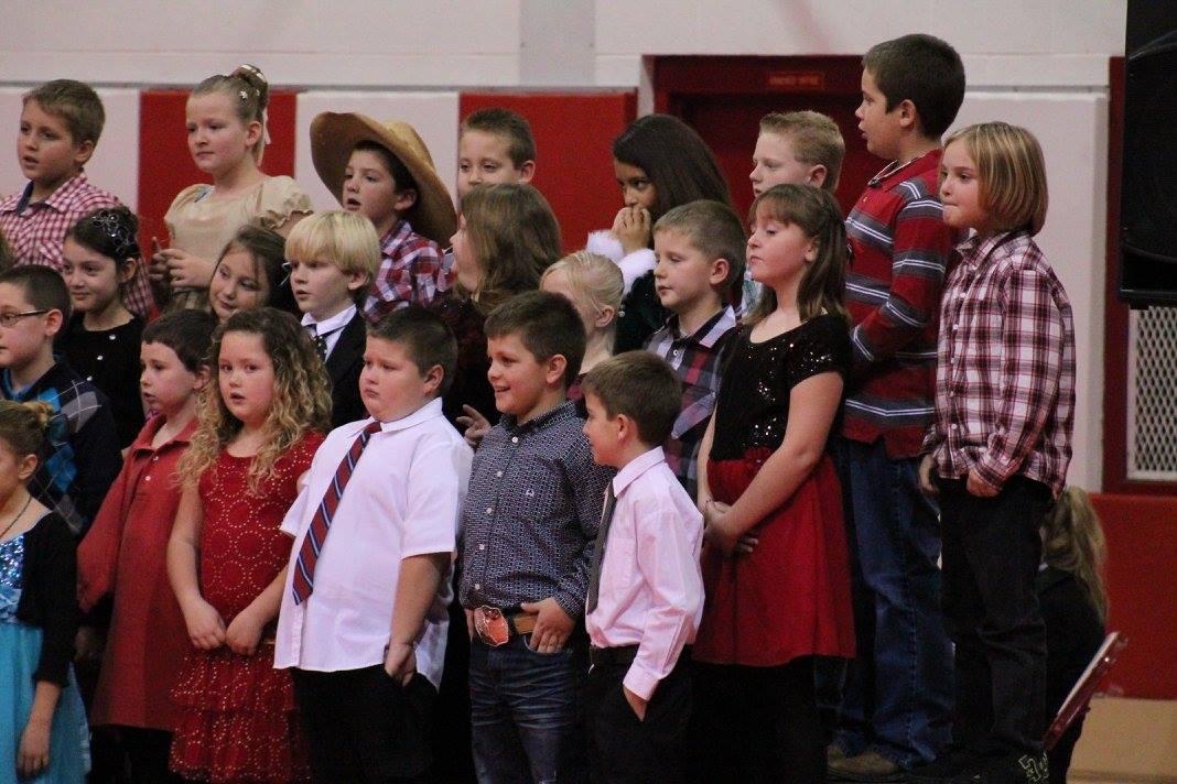 A group photo of elementary students