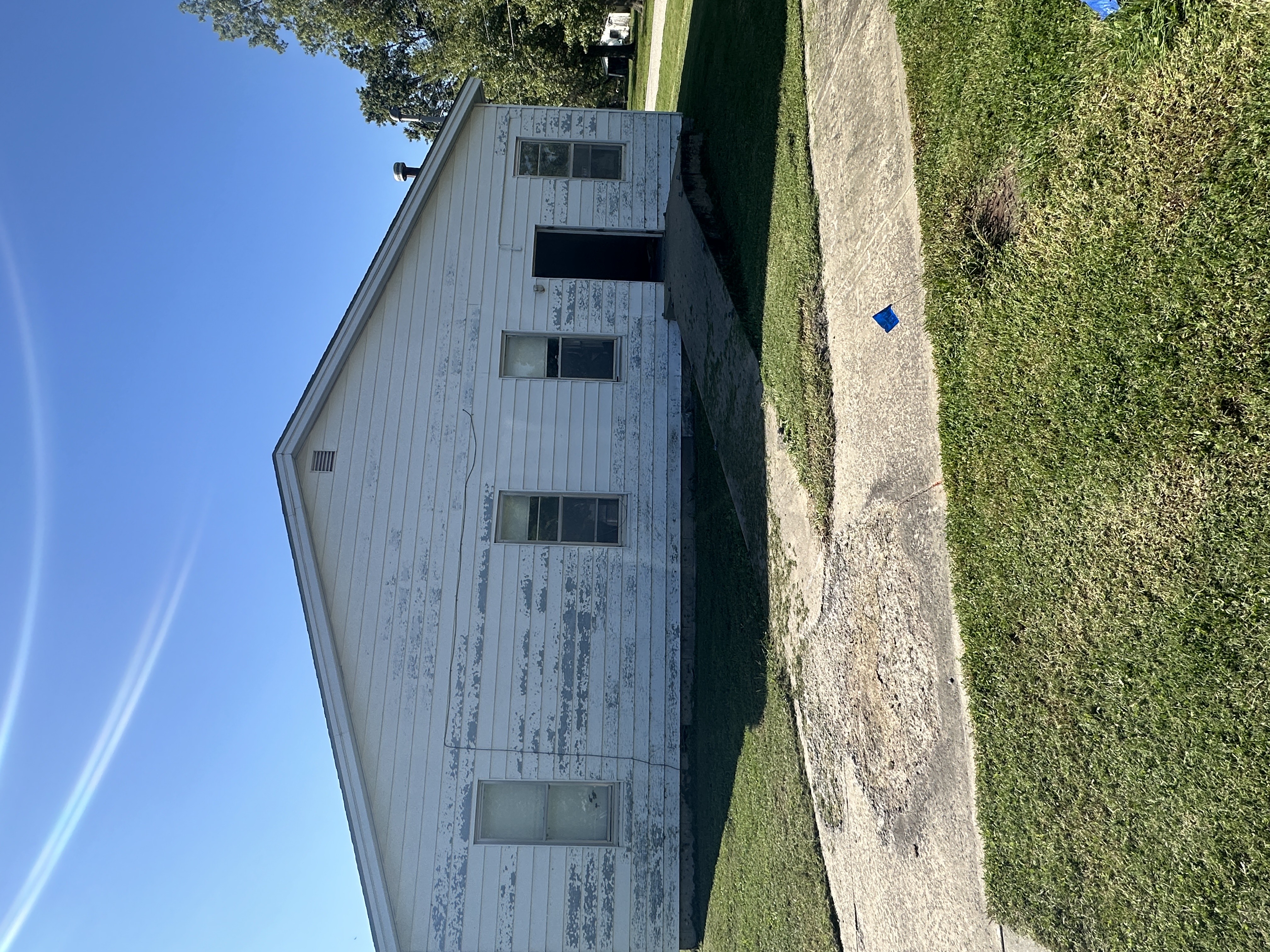 Building in LeRoy before demolition