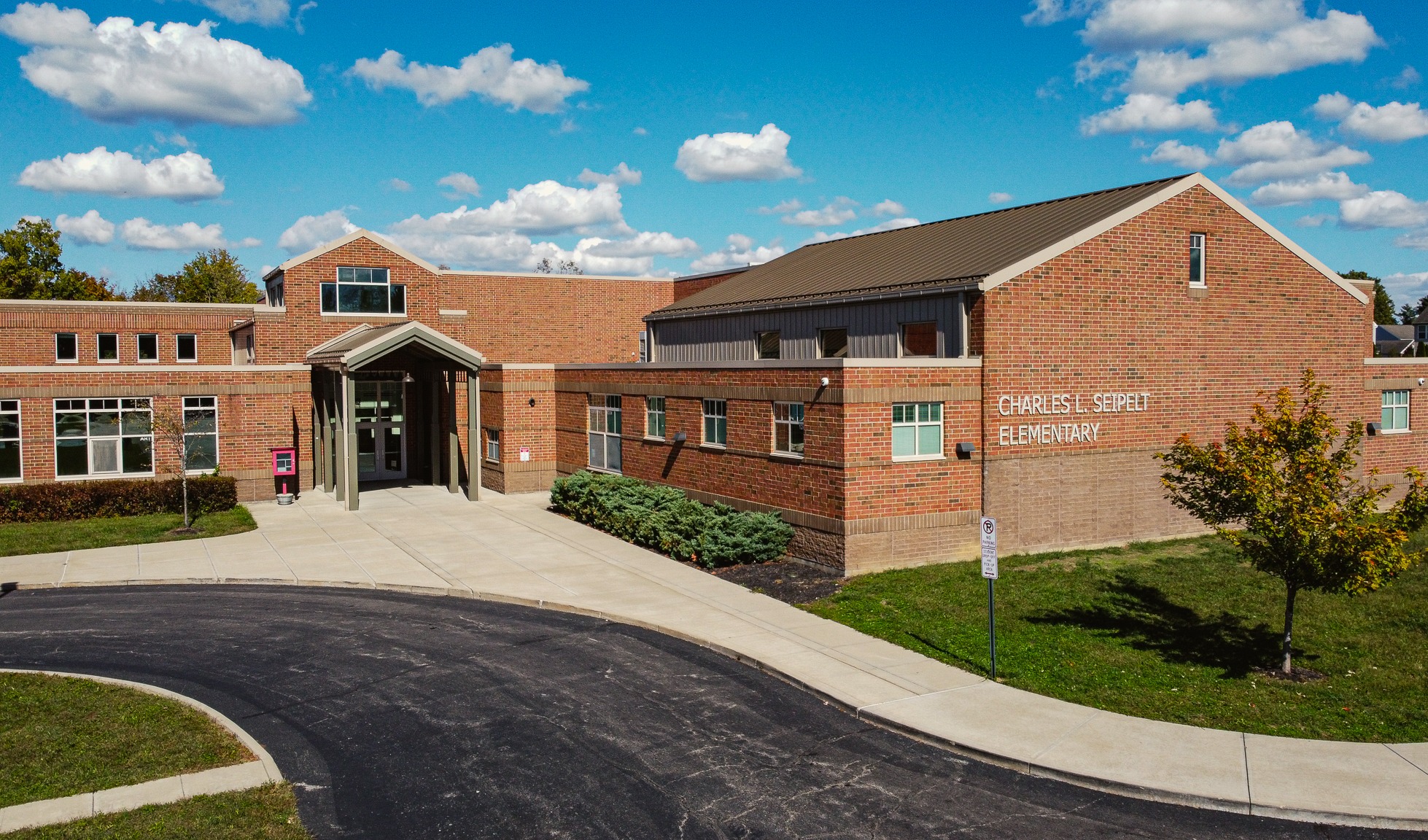 Seipelt Elementary Building Photo