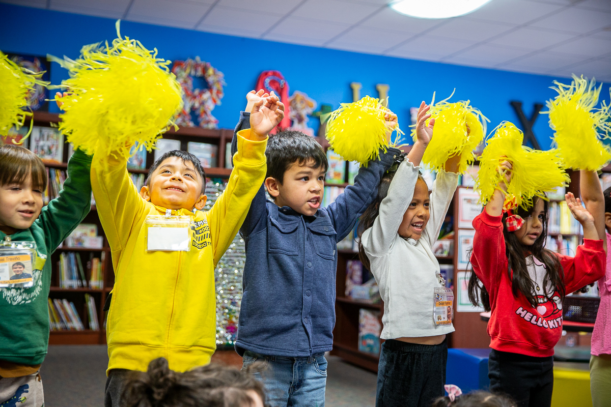 Emanuelli Students cheering