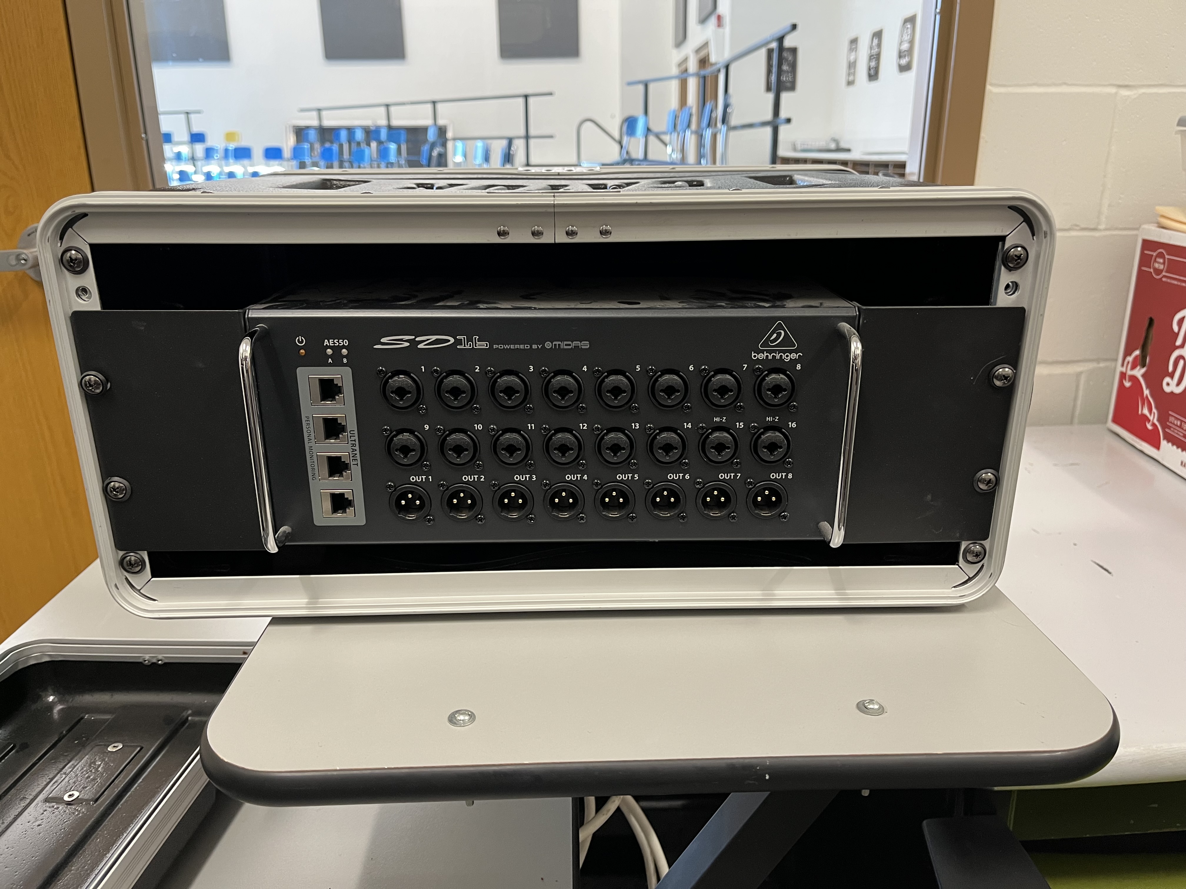 Behringer SD -16 /16 Channel Stage Box