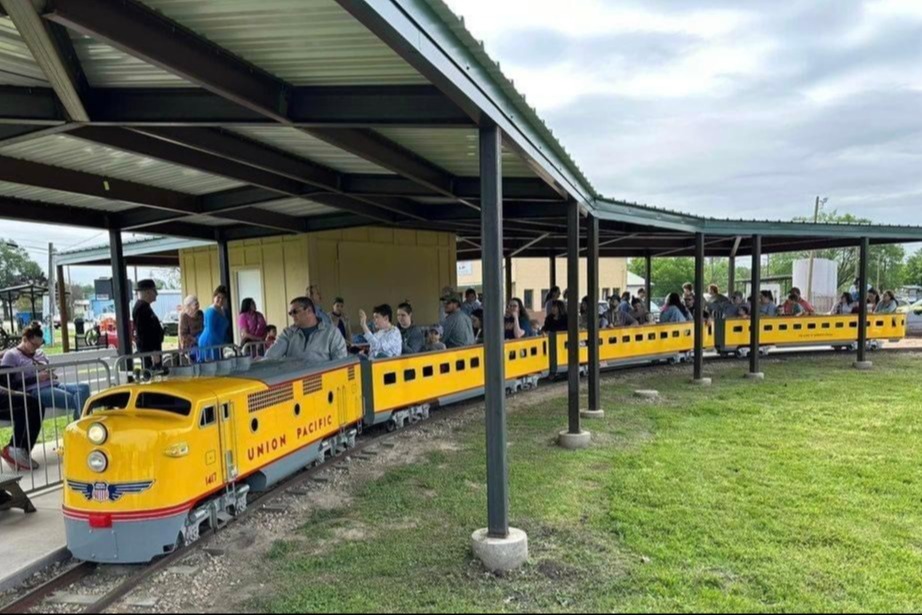 Iron Horse Square Picture