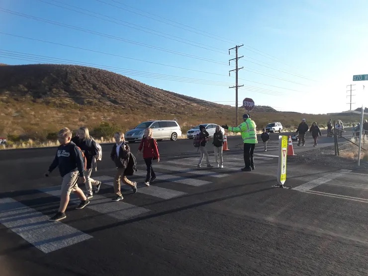 students walking to the school 