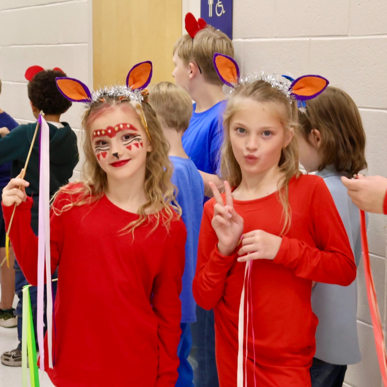 Lion king performers smile for the camera!