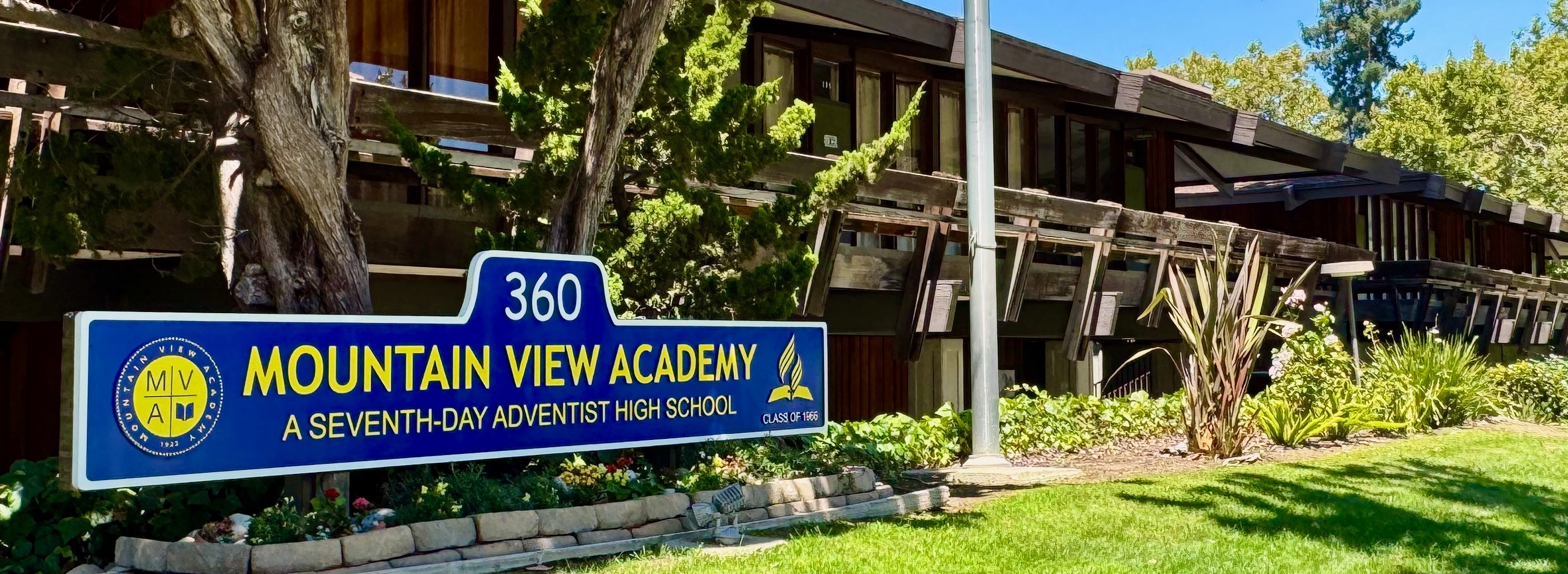 school with mountain view academy sign in front