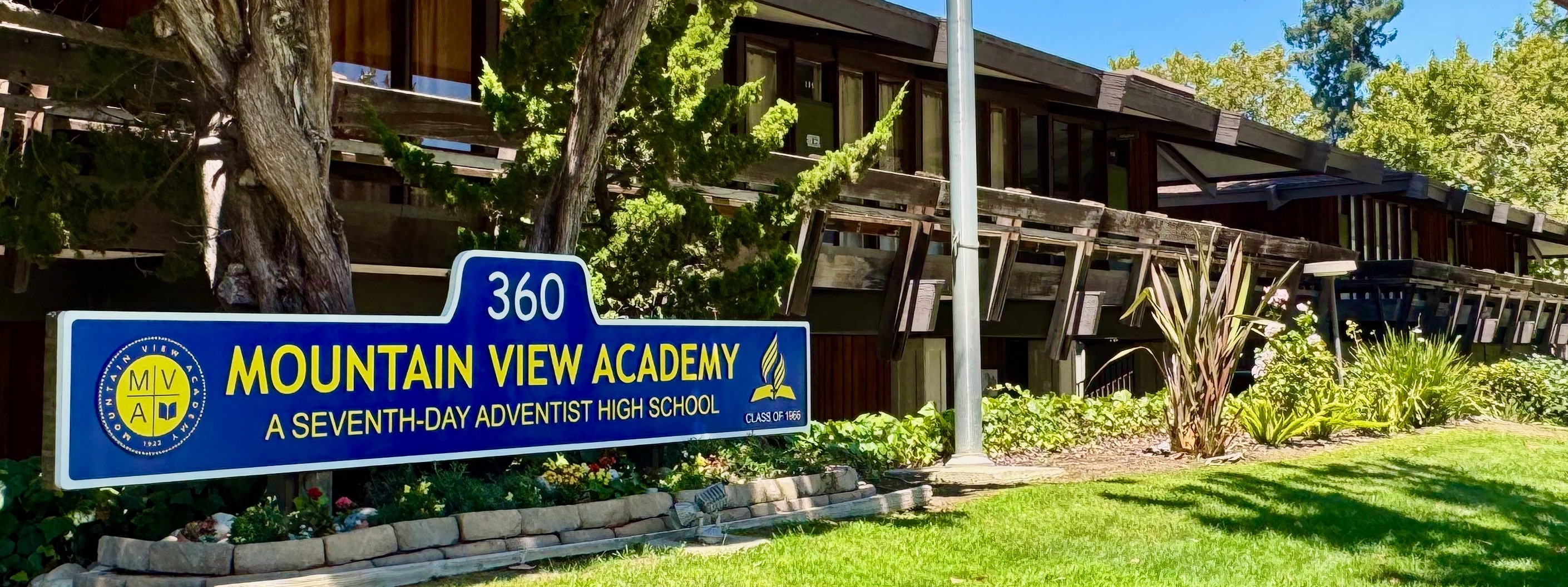 school with mountain view academy sign in front