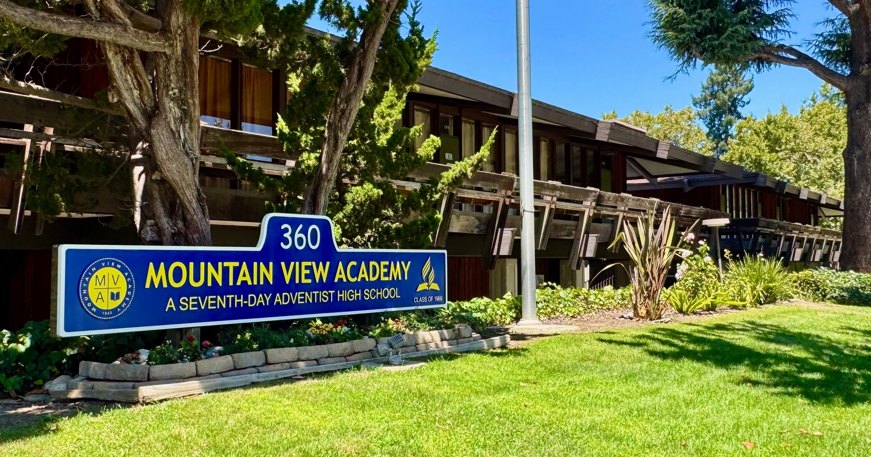 school with mountain view academy sign in front
