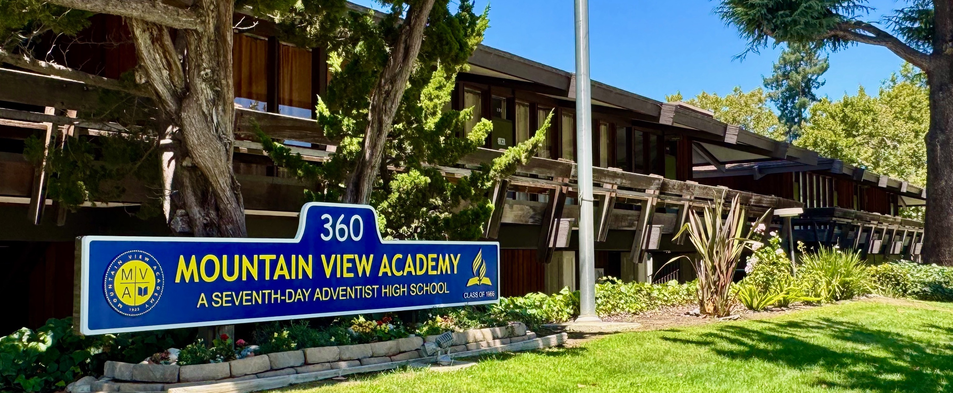 school with mountain view academy sign in front