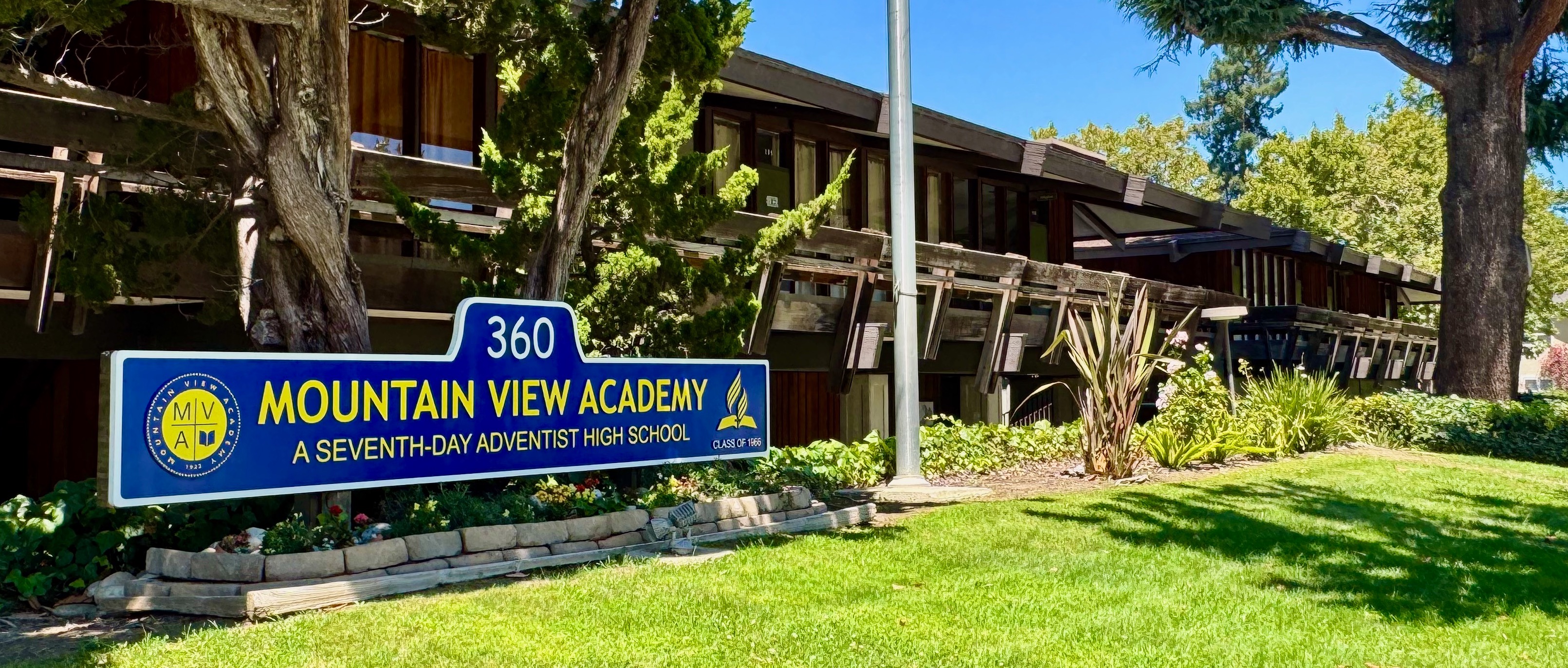 school with mountain view academy sign in front