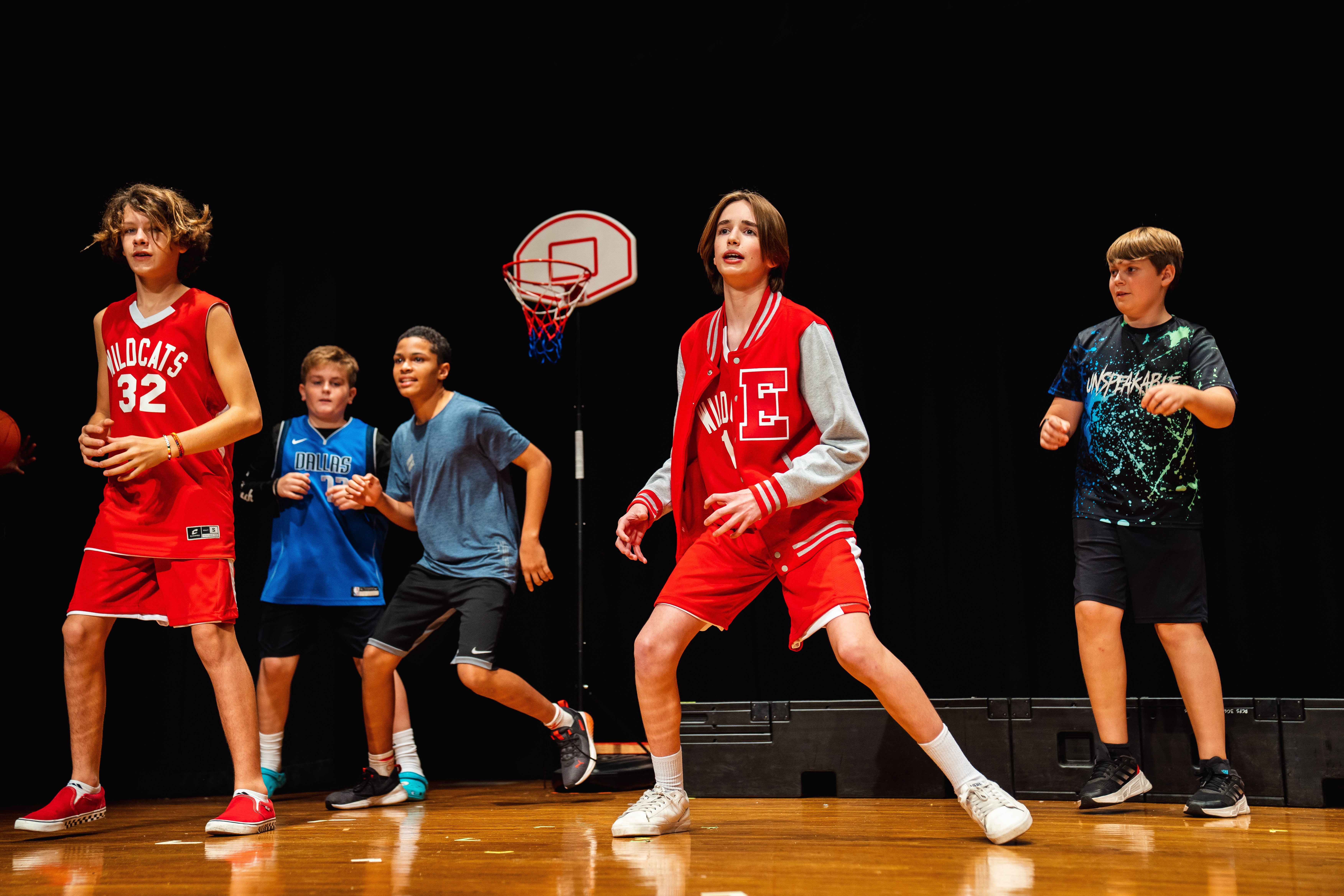 Duncan Fletcher middle school students playing basketball