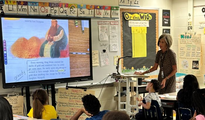 Bobbi Smith teaching in class