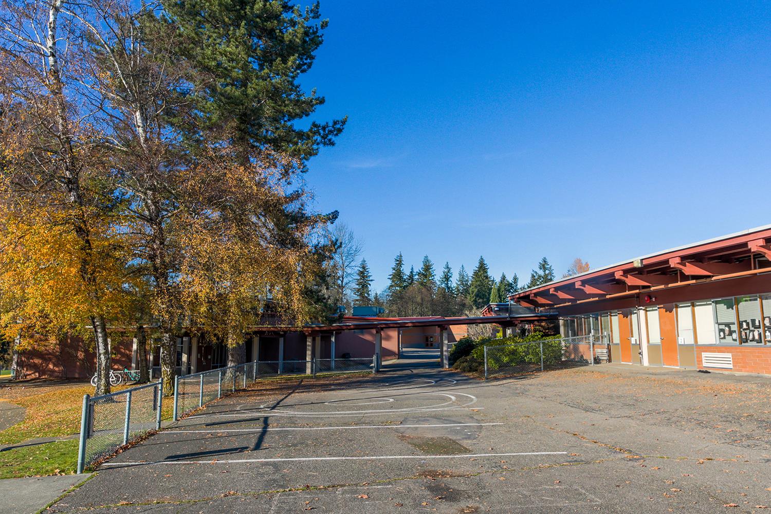 Exterior of Lake Youngs Elementary