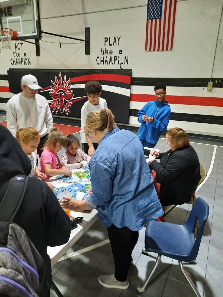 families doing crafts