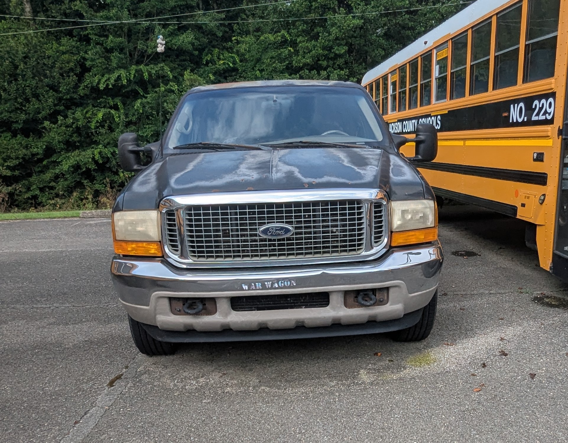 FORD EXCURSION FRONT