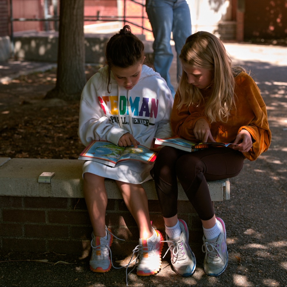 STUDENTS READING