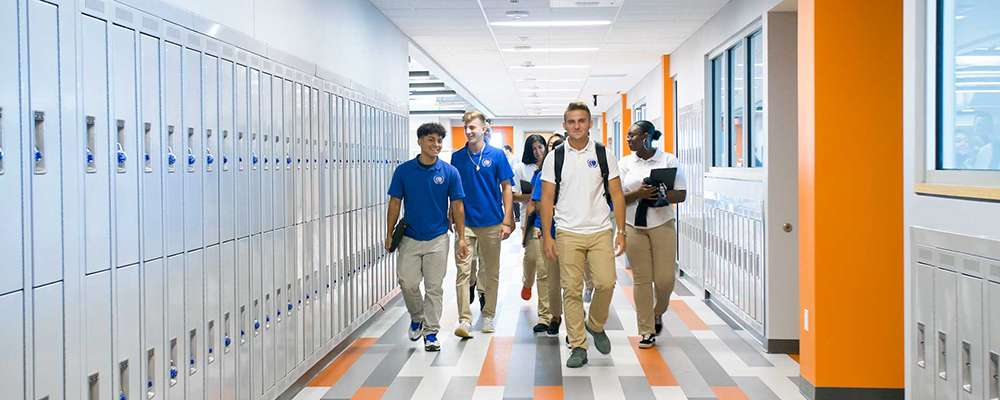 Students walking on the hallway