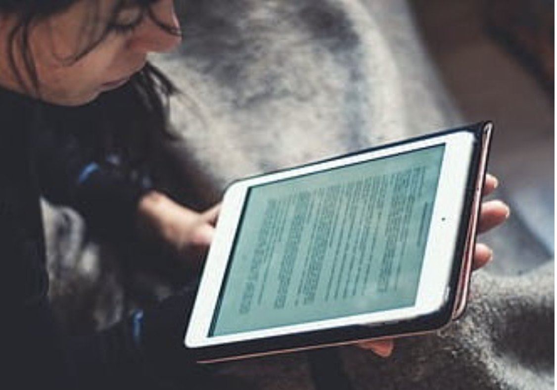 student using her tablet