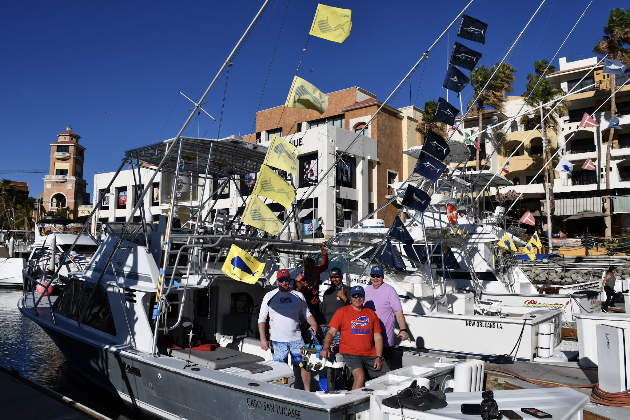 A group picture on the fishing boat.