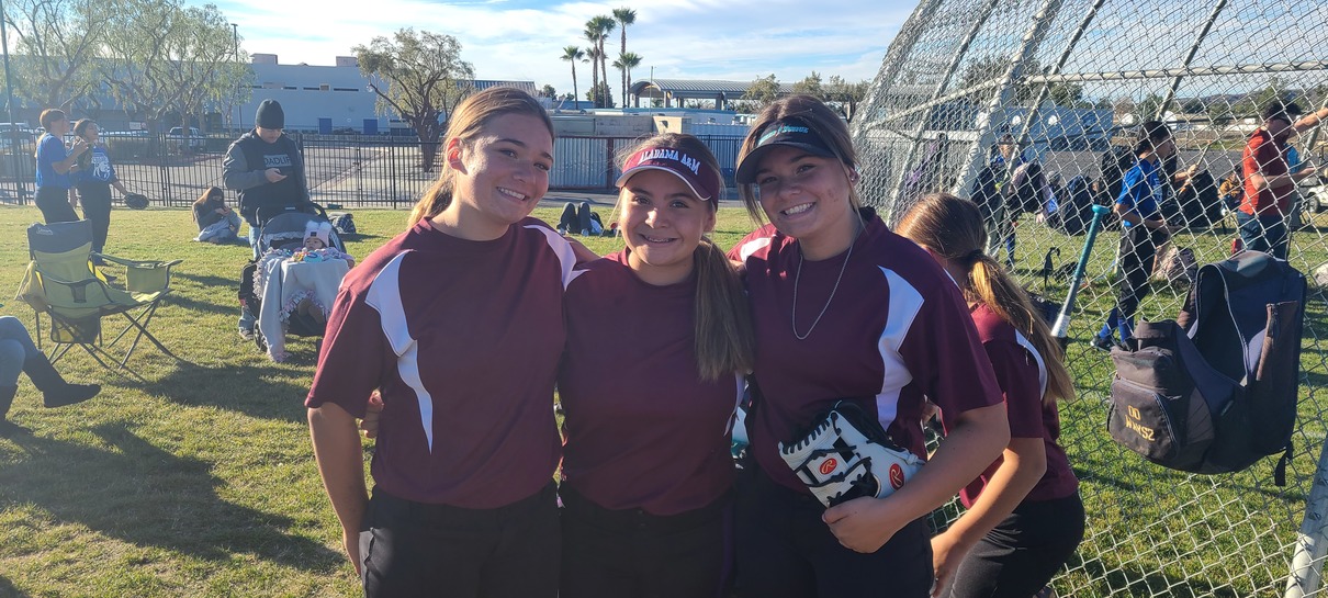 softball team smiling