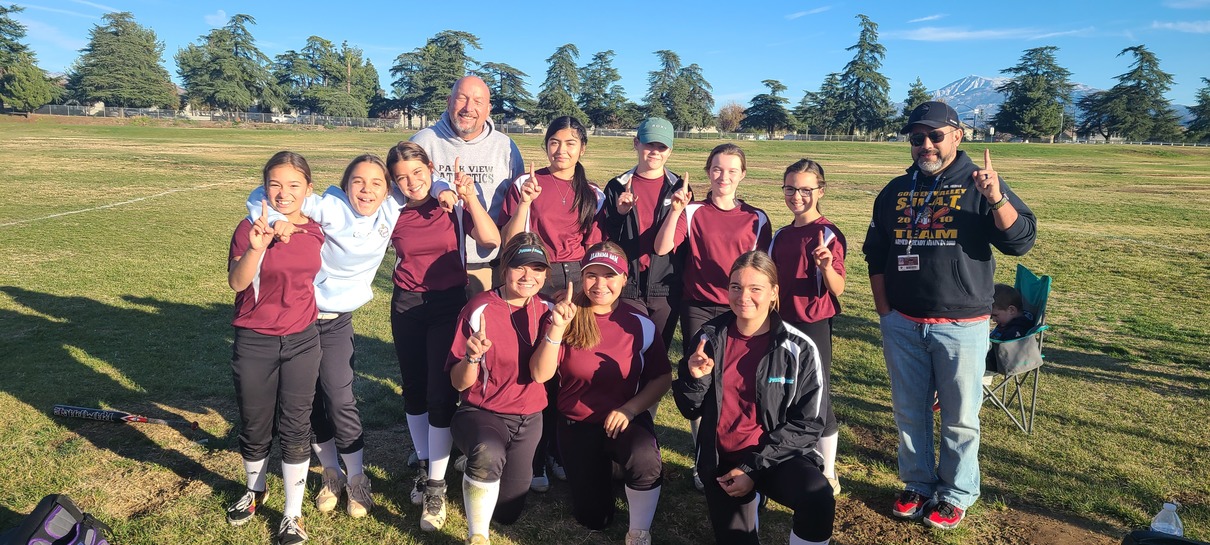 softball team smiling